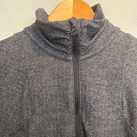 Lululemon Runderful 1/2 Zip Long Sleeve Shirt Grey Herringbone Sz 10‎ Reflective - Picture 6 of 15